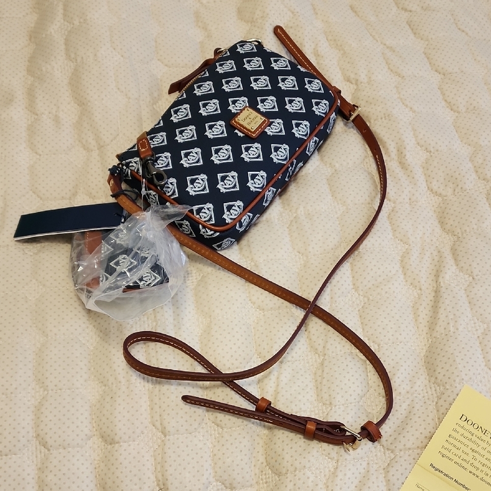 Tampa Bay Rays Dooney & Bourke Top Zip Crossbody Purse - Picture 12 of 12